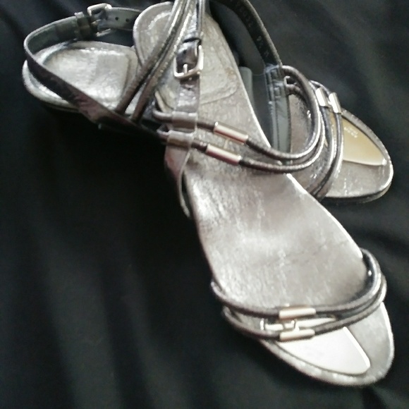 Sandals - Picture 3 of 3